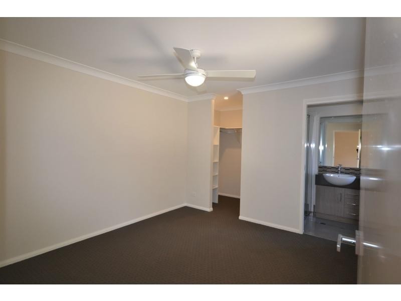 1/3 Carlin Street, Glenvale QLD 4350