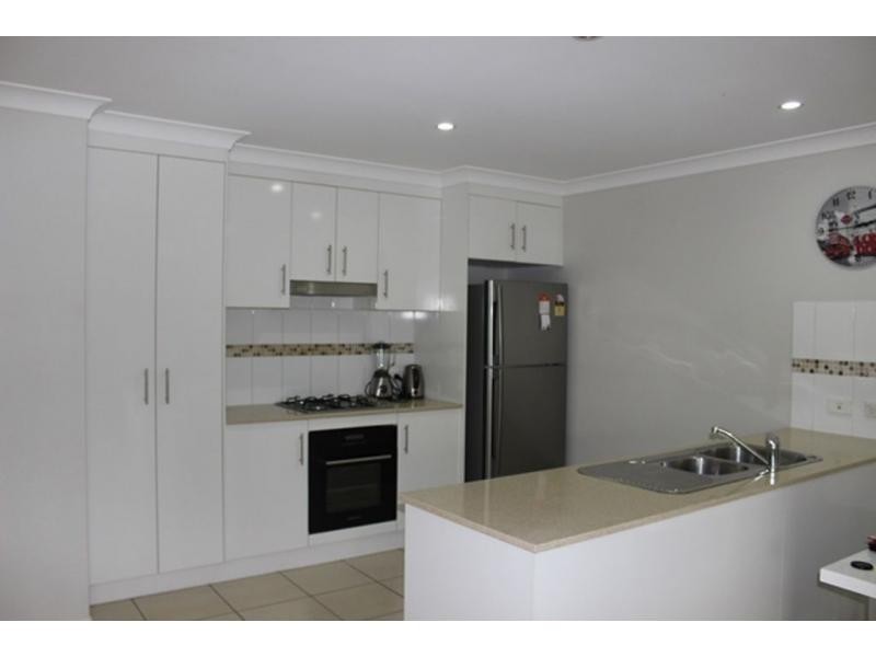 2/116-118 Taylor Street, Newtown QLD 4350