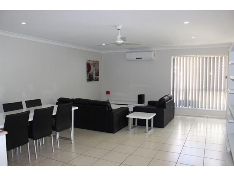 2/116-118 Taylor Street, Newtown QLD 4350