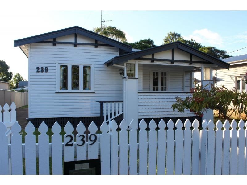 239 Hume Street, South Toowoomba QLD 4350