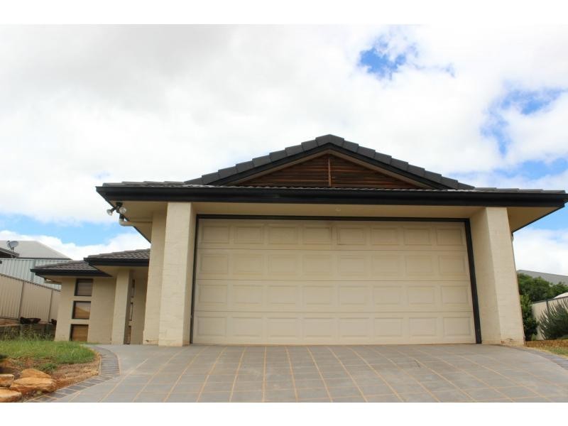 25 Willowburn Drive, Rockville QLD 4350