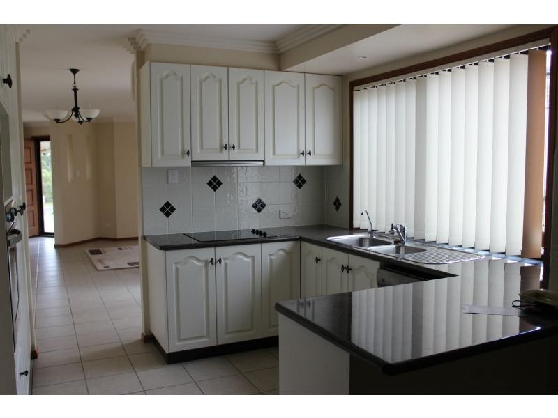 25 Willowburn Drive, Rockville QLD 4350