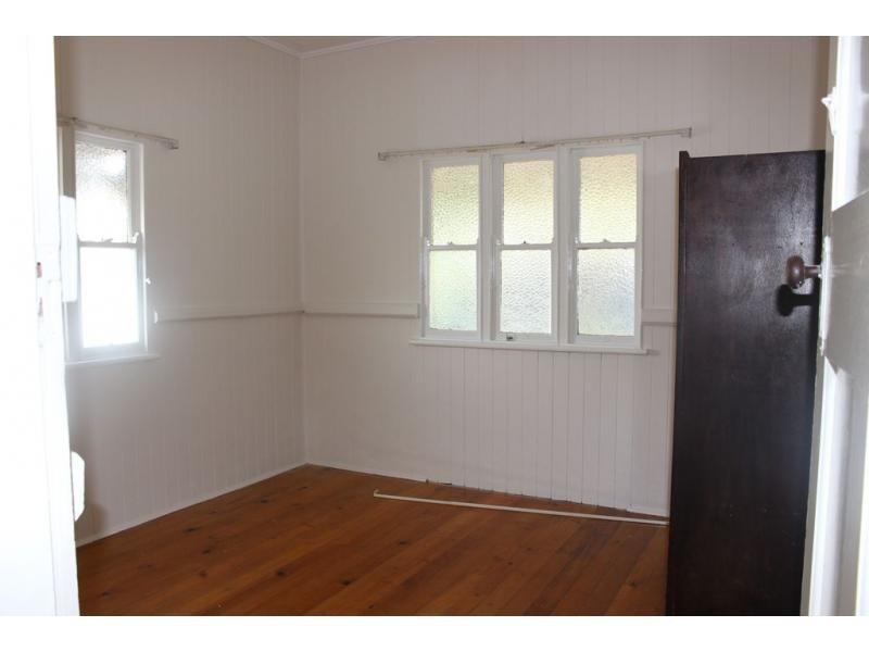 153 Taylor Street, Wilsonton QLD 4350