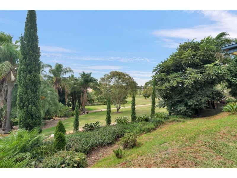 2 Hillcrest Court, Kearneys Spring QLD 4350