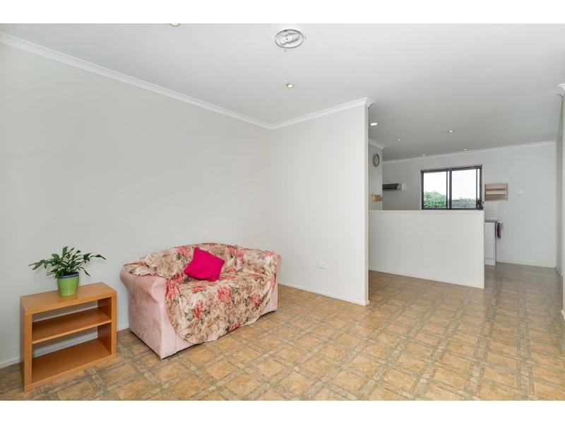 2 Hillcrest Court, Kearneys Spring QLD 4350