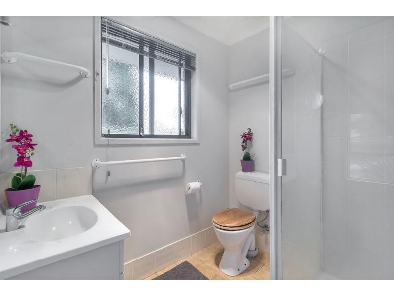 2 Hillcrest Court, Kearneys Spring QLD 4350