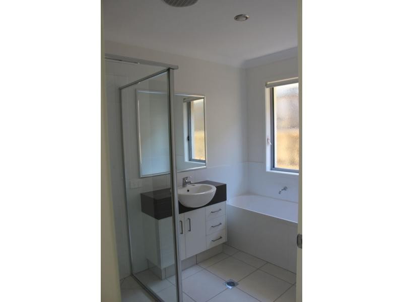 1/8 Parkview Drive, Qld, Glenvale QLD 4350