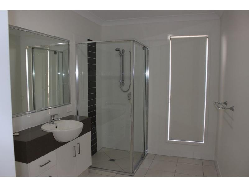 1/8 Parkview Drive, Qld, Glenvale QLD 4350