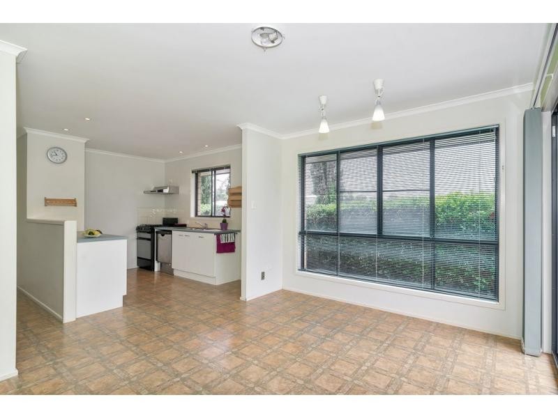 2 Hillcrest Court, Kearneys Spring QLD 4350