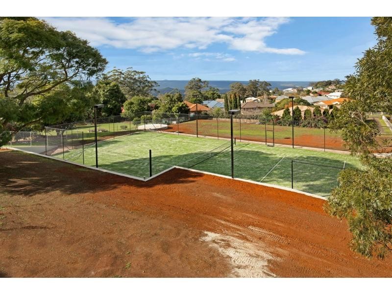 23B Windemere Terrace, Mount Lofty QLD 4350