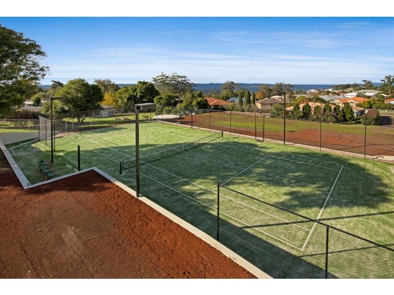 23B Windemere Terrace, Mount Lofty QLD 4350