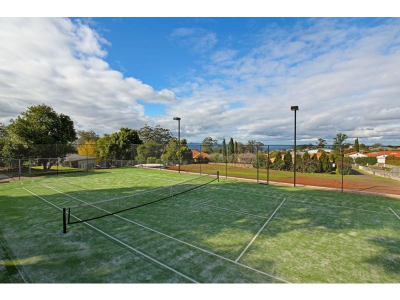 23B Windemere Terrace, Mount Lofty QLD 4350