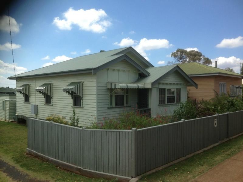 97 Taylor Street, Newtown QLD 4350