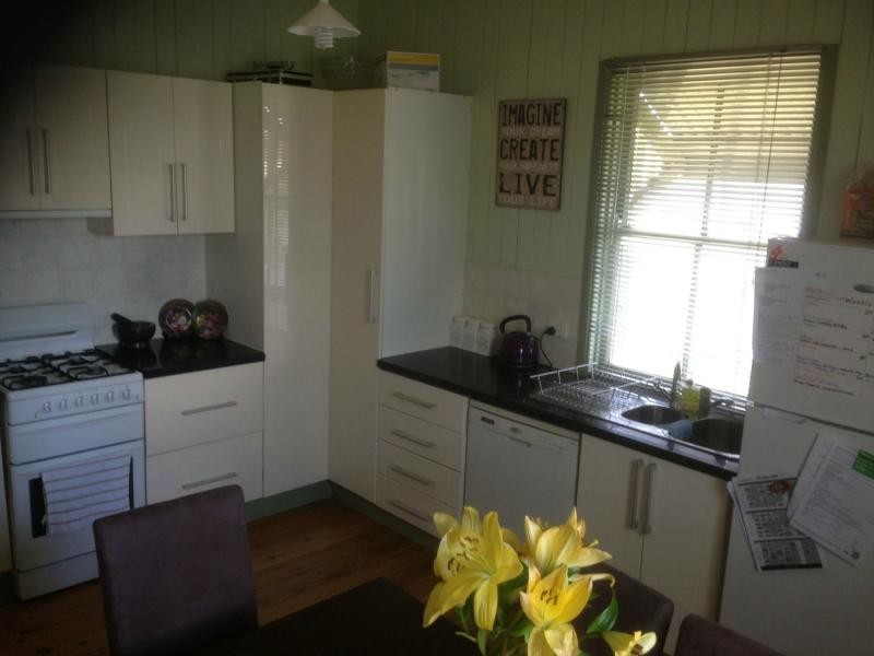 97 Taylor Street, Newtown QLD 4350