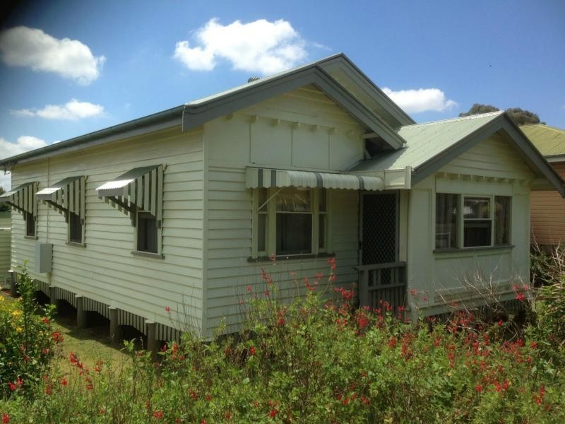 97 Taylor Street, Newtown QLD 4350