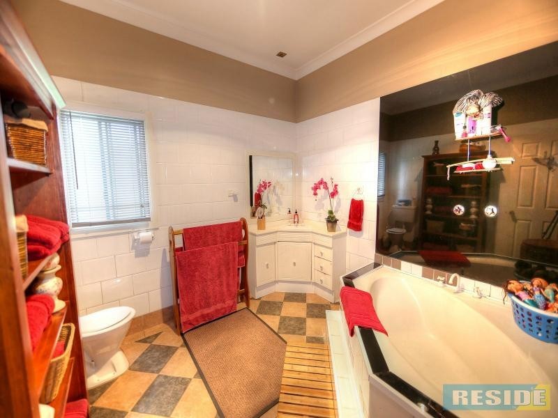 70 Kundabung Street, Belimbla Park NSW 2570