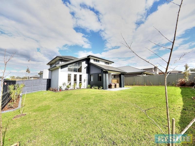 2 THE STRAIGHT, Oran Park NSW 2570