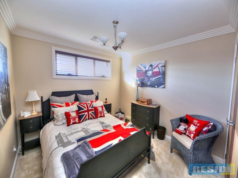 2 THE STRAIGHT, Oran Park NSW 2570