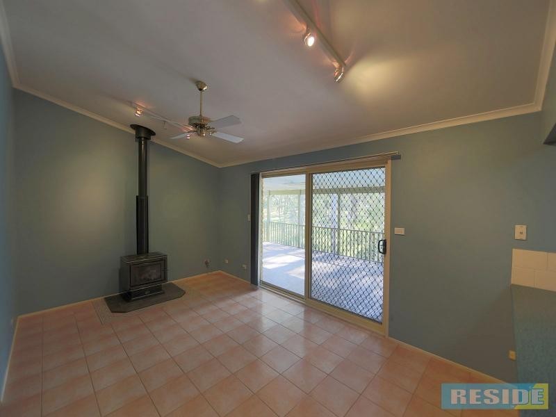 9 Winparra Close, Tahmoor NSW 2573