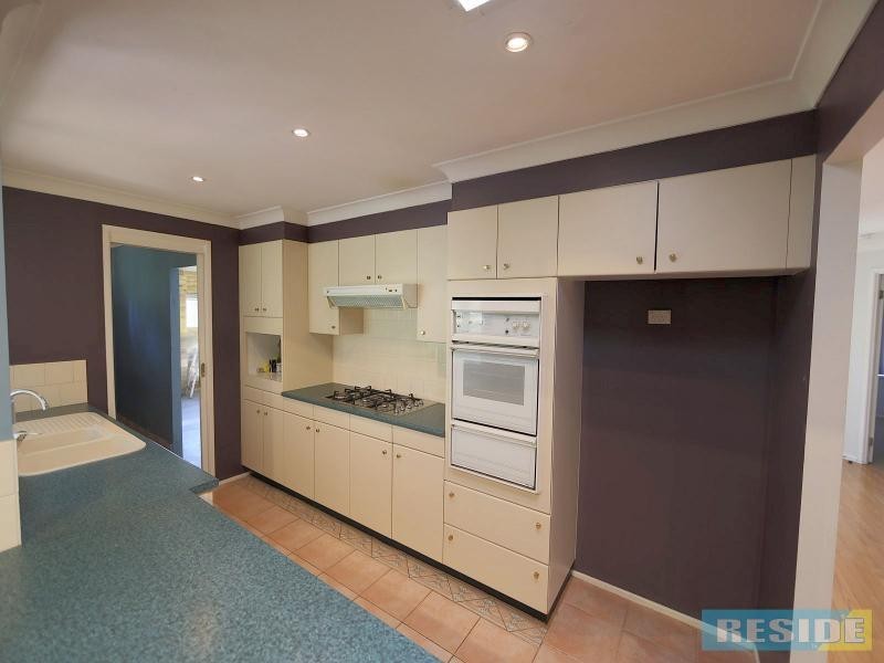 9 Winparra Close, Tahmoor NSW 2573