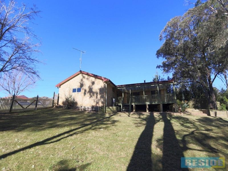 9 Winparra Close, Tahmoor NSW 2573