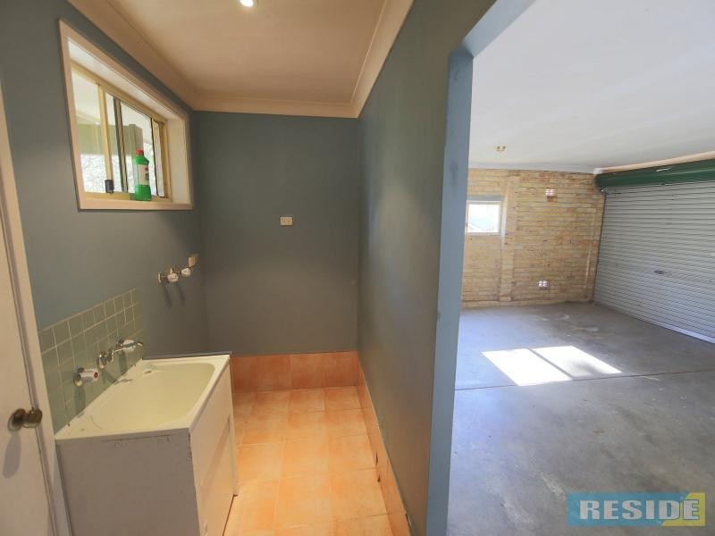 9 Winparra Close, Tahmoor NSW 2573
