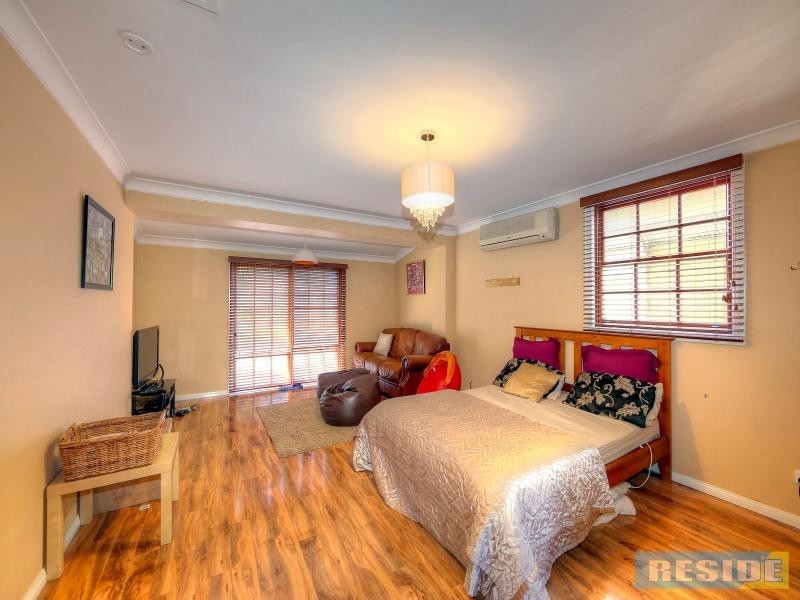 24 Campbell Street, Picton NSW 2571