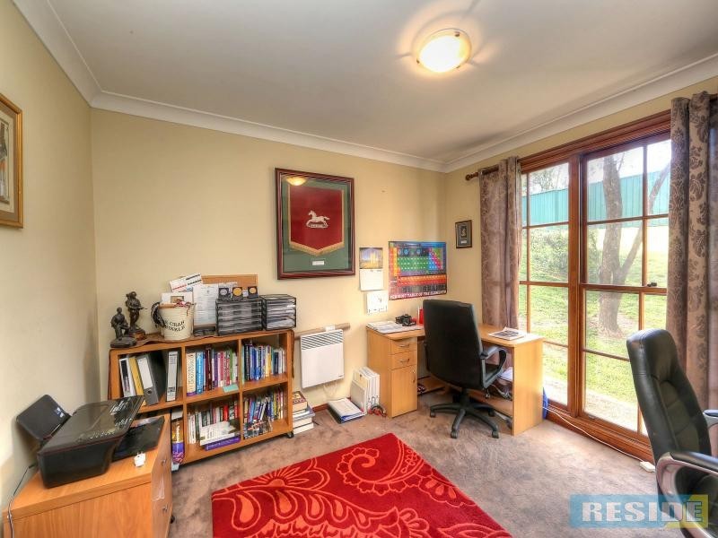24 Campbell Street, Picton NSW 2571