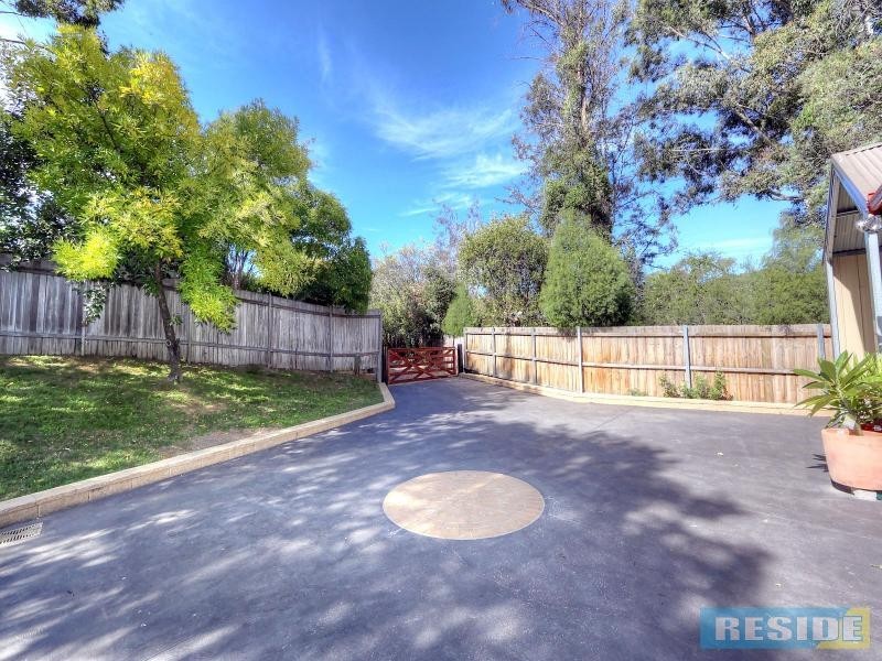 24 Campbell Street, Picton NSW 2571