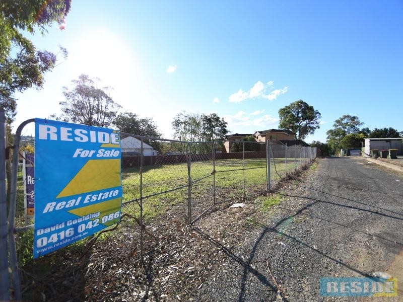 15 Burragorang Street, The Oaks NSW 2570