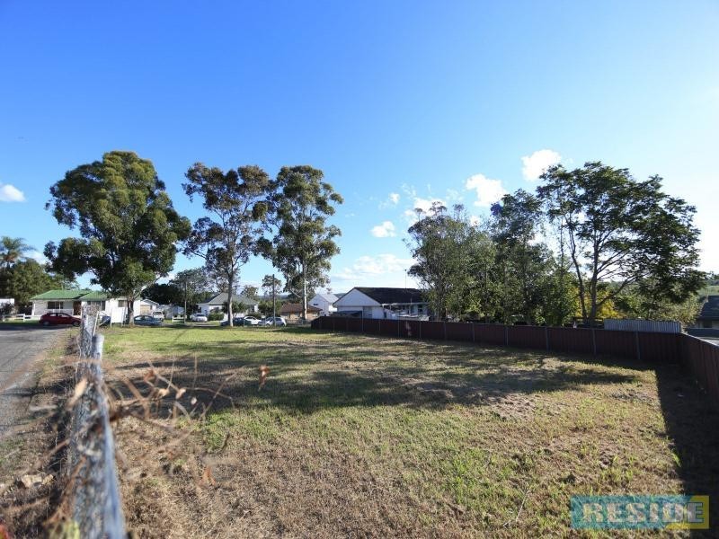 15 Burragorang Street, The Oaks NSW 2570