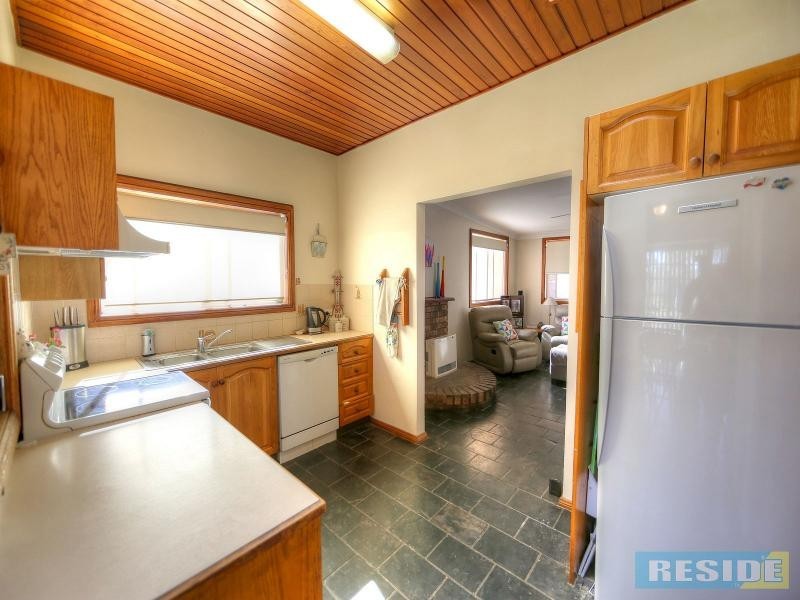 13 Parkland Avenue, Macquarie Fields NSW 2564