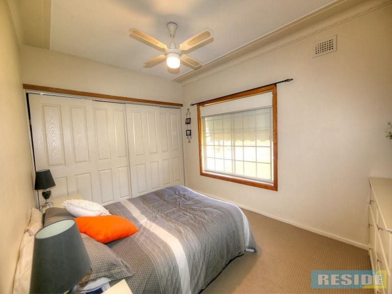 13 Parkland Avenue, Macquarie Fields NSW 2564