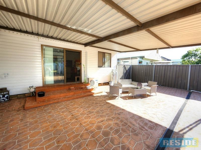 13 Parkland Avenue, Macquarie Fields NSW 2564