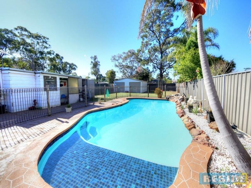 13 Parkland Avenue, Macquarie Fields NSW 2564