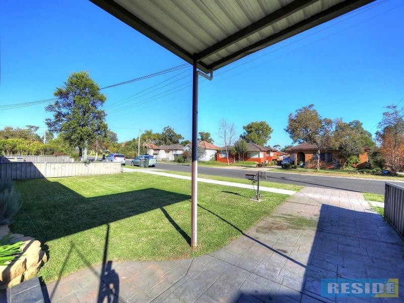 13 Parkland Avenue, Macquarie Fields NSW 2564