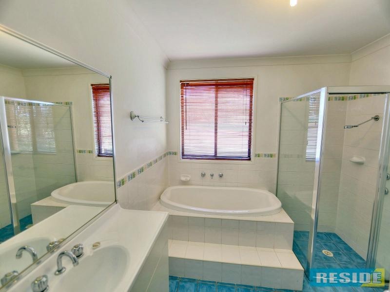 5 Lyons Road, Lakesland NSW 2572