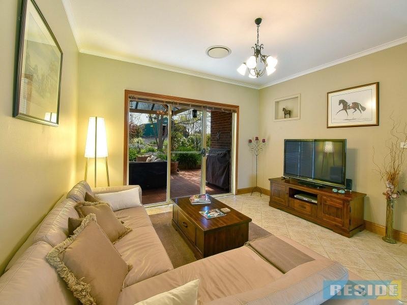 63 Mockingbird Road, Pheasants Nest NSW 2574