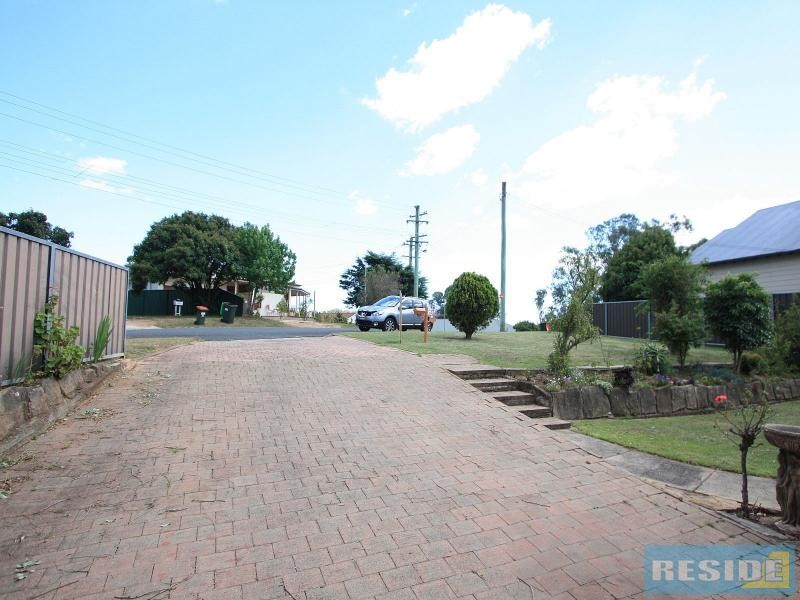 36 Struan Street, Tahmoor NSW 2573