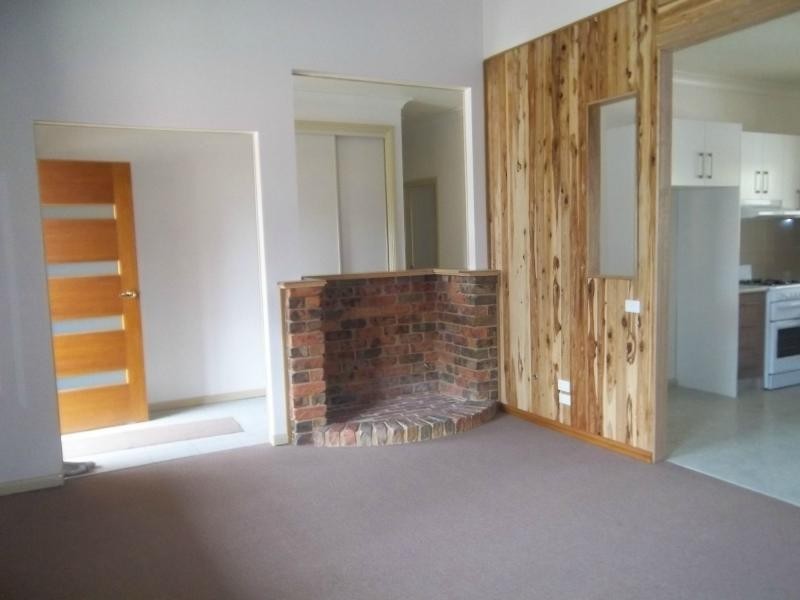 4 Robyn Place, Tahmoor NSW 2573