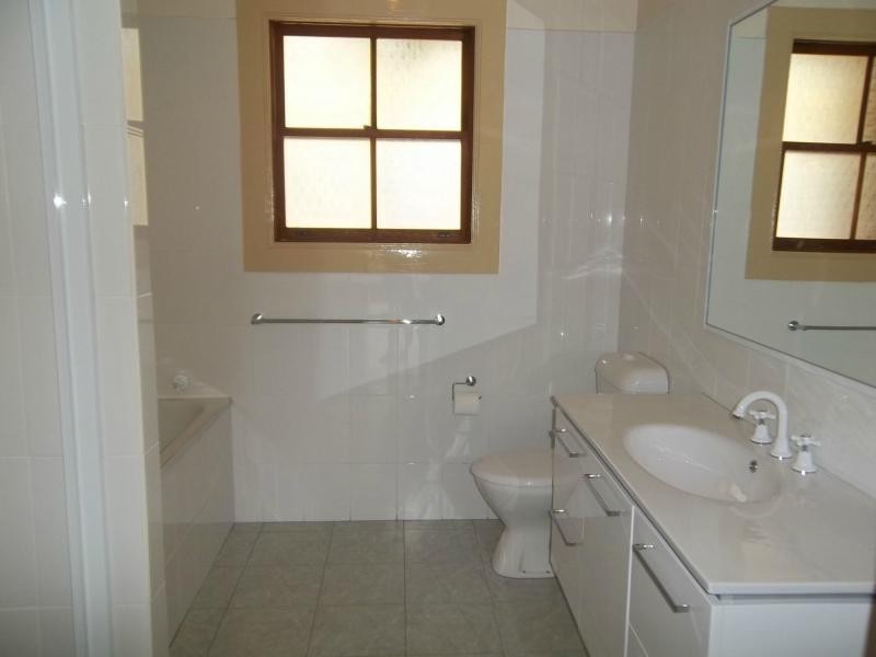 4 Robyn Place, Tahmoor NSW 2573