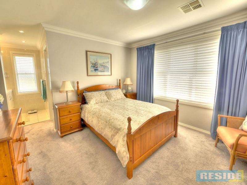 32 Stargard Crescent, Picton NSW 2571