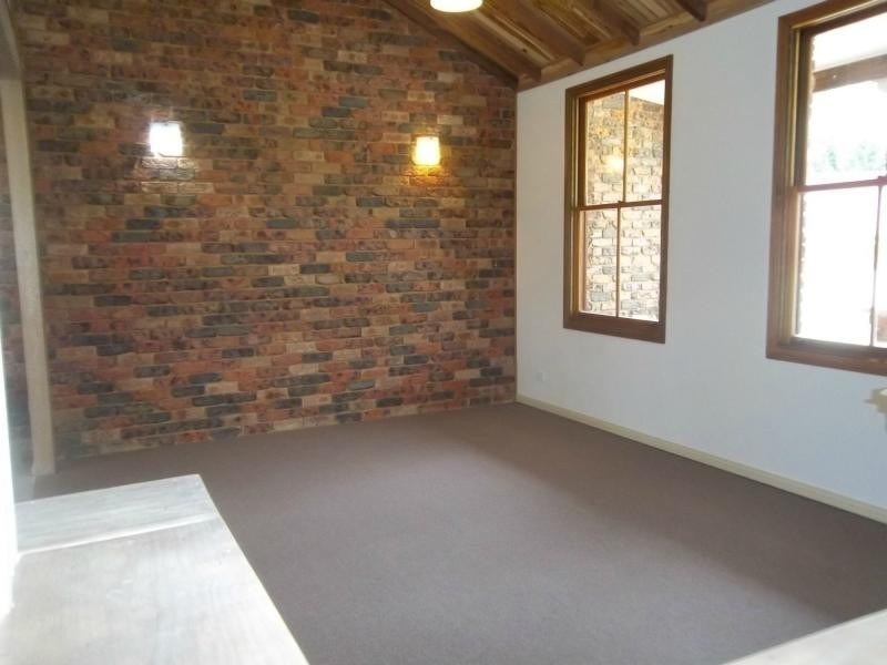 4 Robyn Place, Tahmoor NSW 2573