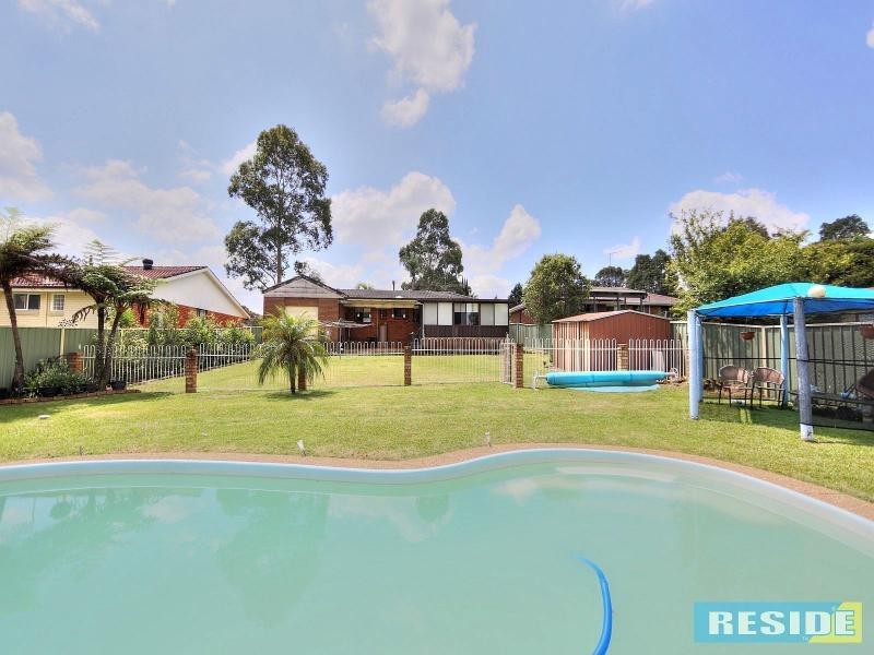 8 Cedar Place, The Oaks NSW 2570