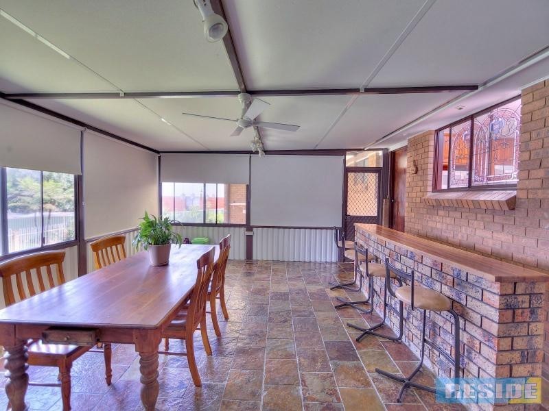 8 Cedar Place, The Oaks NSW 2570