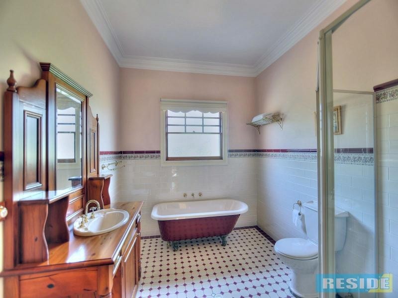 15 Equestrian Drive, Picton NSW 2571