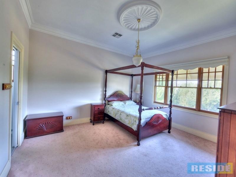 15 Equestrian Drive, Picton NSW 2571