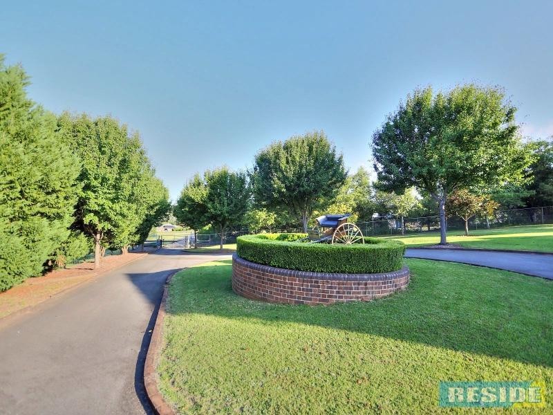 15 Equestrian Drive, Picton NSW 2571