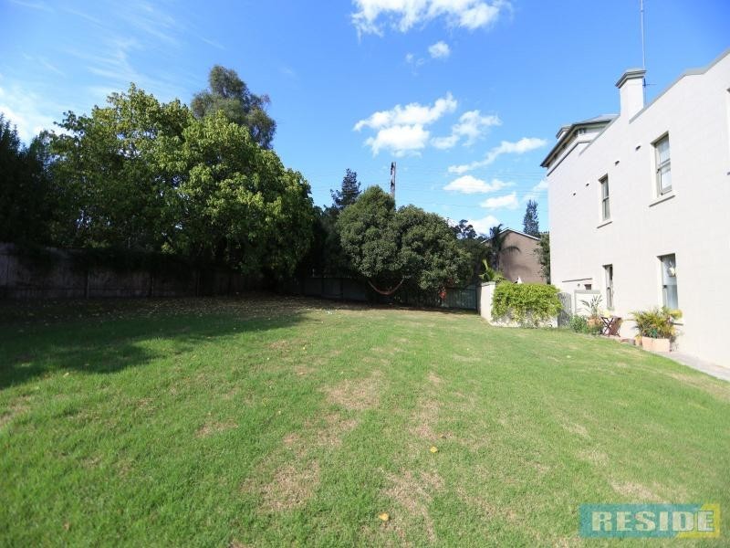 4/249 Menangle Street, Picton NSW 2571