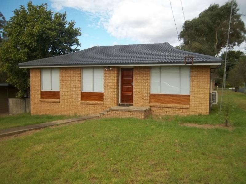 8 Elphin Street, Tahmoor NSW 2573